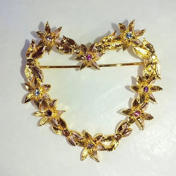 2 HEART BROOCHES - LIZ CLAIBORNE & ROMAN - PEARL & FLORAL - Picture 2 of 7